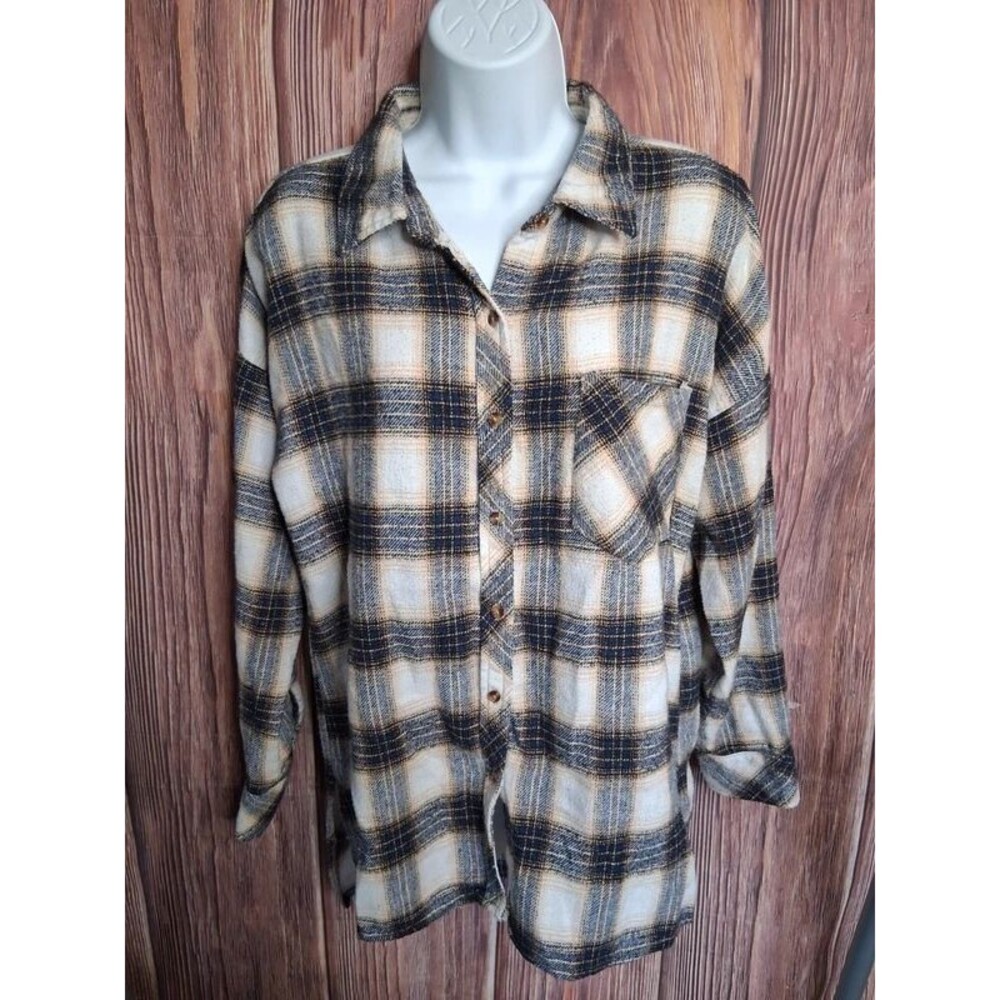 Ci sono navy and cream flannel button down shirt size small